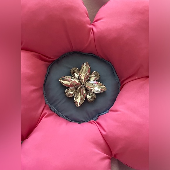 Black Stylish T-shirt with Puffy Pink Flowers attached. Small, Medium and Large - Picture 2 of 6